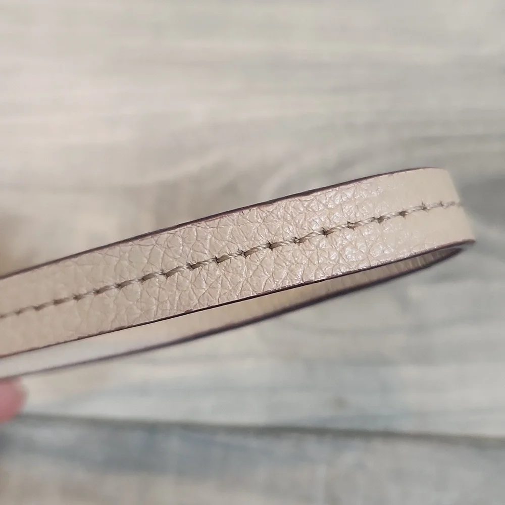 Kate Spade Leather Cream Wristlet with Navy Blue Interior‎